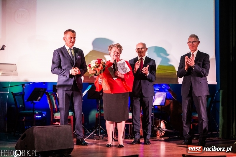 Zdjęcie w galerii na portalu naszraciborz.pl: Po raz szósty wręczono dziś Filary Ziemi Raciborskiej wiadomości z regionu