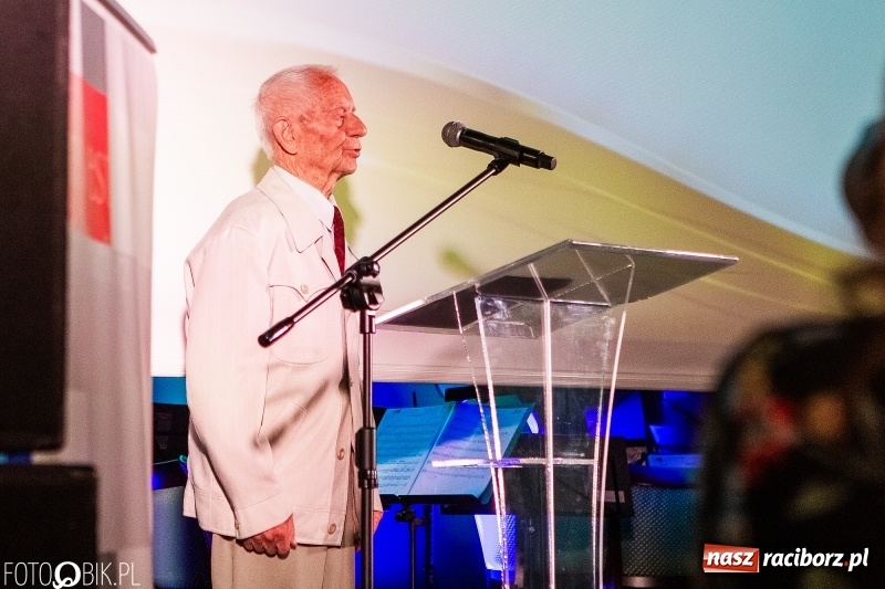 Zdjęcie w galerii na portalu naszraciborz.pl: Po raz szósty wręczono dziś Filary Ziemi Raciborskiej wiadomości z regionu