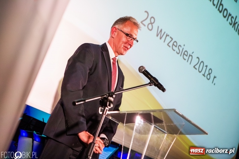 Zdjęcie w galerii na portalu naszraciborz.pl: Po raz szósty wręczono dziś Filary Ziemi Raciborskiej wiadomości z regionu