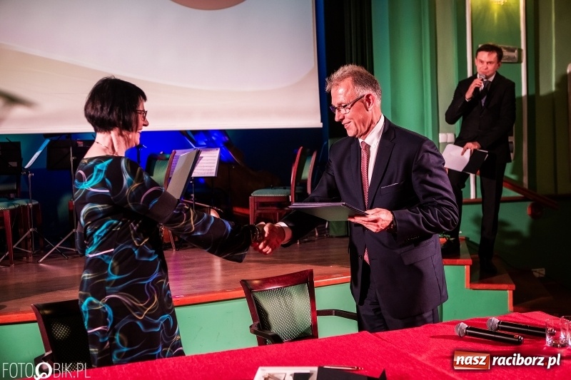 Zdjęcie w galerii na portalu naszraciborz.pl: Po raz szósty wręczono dziś Filary Ziemi Raciborskiej wiadomości z regionu