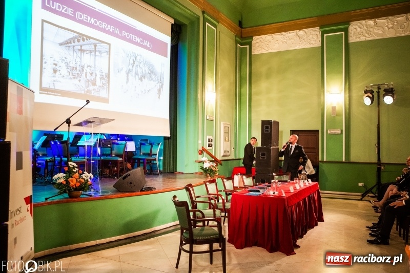 Zdjęcie w galerii na portalu naszraciborz.pl: Po raz szósty wręczono dziś Filary Ziemi Raciborskiej wiadomości z regionu