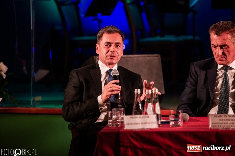 Zdjęcie w galerii na portalu naszraciborz.pl: Po raz szósty wręczono dziś Filary Ziemi Raciborskiej wiadomości z regionu