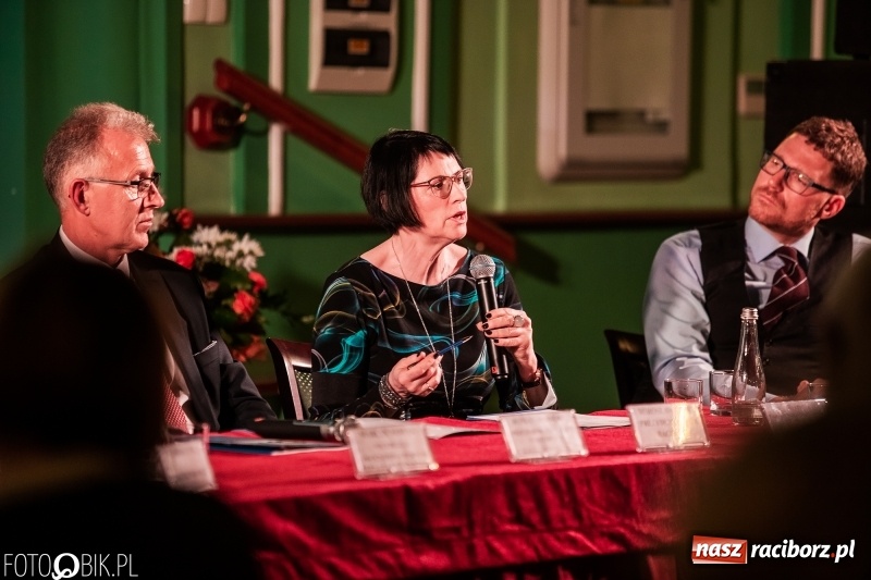 Zdjęcie w galerii na portalu naszraciborz.pl: Po raz szósty wręczono dziś Filary Ziemi Raciborskiej wiadomości z regionu
