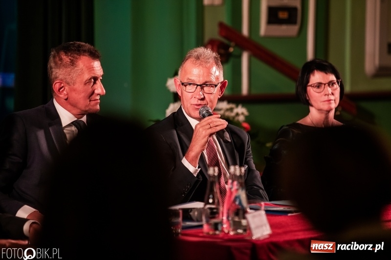 Zdjęcie w galerii na portalu naszraciborz.pl: Po raz szósty wręczono dziś Filary Ziemi Raciborskiej wiadomości z regionu