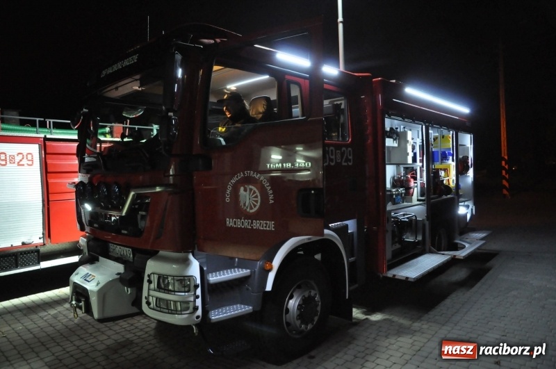 Zdjęcie w galerii na portalu naszraciborz.pl: Strażacka feta w Brzeziu. Miejscowa OSP ma nowiutki wóz bojowy na 140. urodziny  wiadomości z regionu