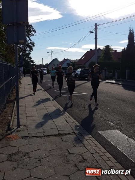 Zdjęcie w galerii na portalu naszraciborz.pl: 800 metrów na 80-lecie szkoły na Ocicach  wiadomości z regionu