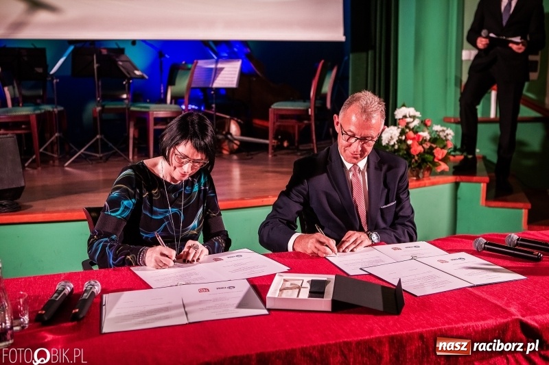 Zdjęcie w galerii na portalu naszraciborz.pl: Uczelnia-biznes-miasto. Globalna gospodarka stawia nowe wyzwania. Nowoczesny kampus na Opawskiej  wiadomości z regionu