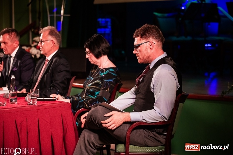 Zdjęcie w galerii na portalu naszraciborz.pl: Uczelnia-biznes-miasto. Globalna gospodarka stawia nowe wyzwania. Nowoczesny kampus na Opawskiej  wiadomości z regionu