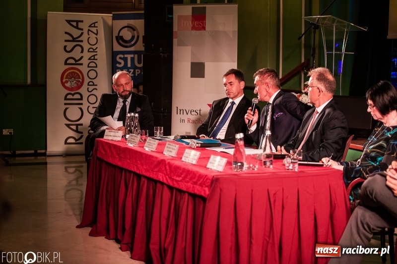 Zdjęcie w galerii na portalu naszraciborz.pl: Uczelnia-biznes-miasto. Globalna gospodarka stawia nowe wyzwania. Nowoczesny kampus na Opawskiej  wiadomości z regionu