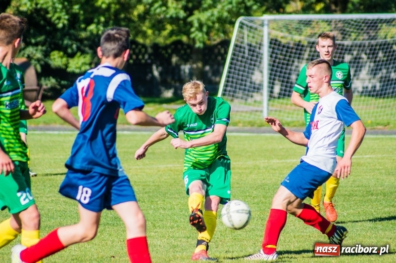 Zdjęcie w galerii na portalu naszraciborz.pl: Juniorzy starsi: Wicelider z Tworkowa lepszy od Lysek wiadomości z regionu