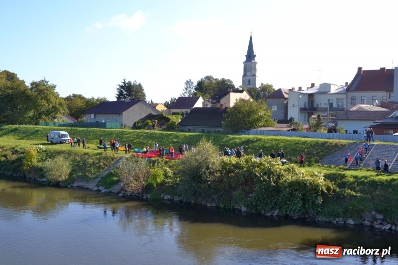 Zdjęcie w galerii na portalu naszraciborz.pl: Ostani spływ w sezonie. Symboliczne zamknięcie Meandrów Odry wiadomości z regionu