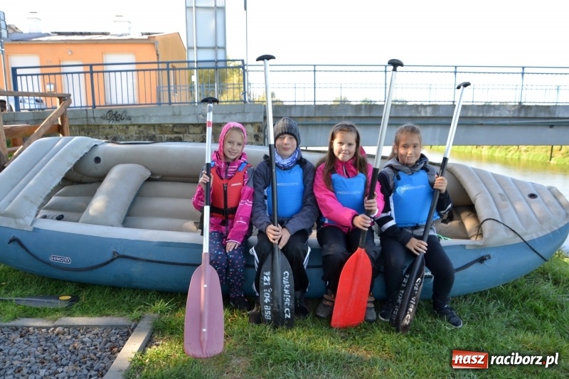 Zdjęcie w galerii na portalu naszraciborz.pl: Ostani spływ w sezonie. Symboliczne zamknięcie Meandrów Odry wiadomości z regionu