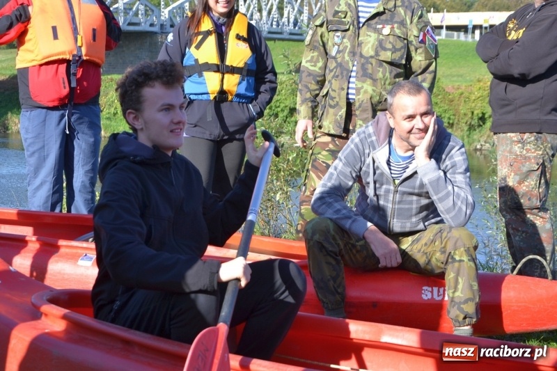 Zdjęcie w galerii na portalu naszraciborz.pl: Ostani spływ w sezonie. Symboliczne zamknięcie Meandrów Odry wiadomości z regionu