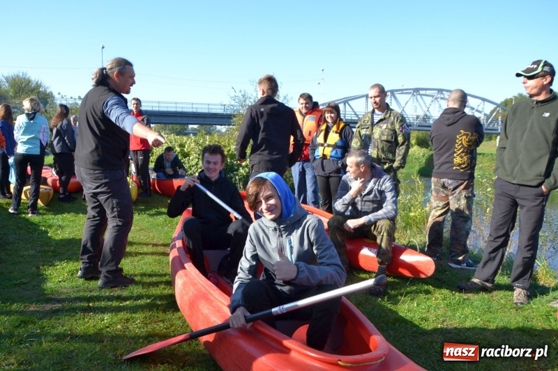 Zdjęcie w galerii na portalu naszraciborz.pl: Ostani spływ w sezonie. Symboliczne zamknięcie Meandrów Odry wiadomości z regionu