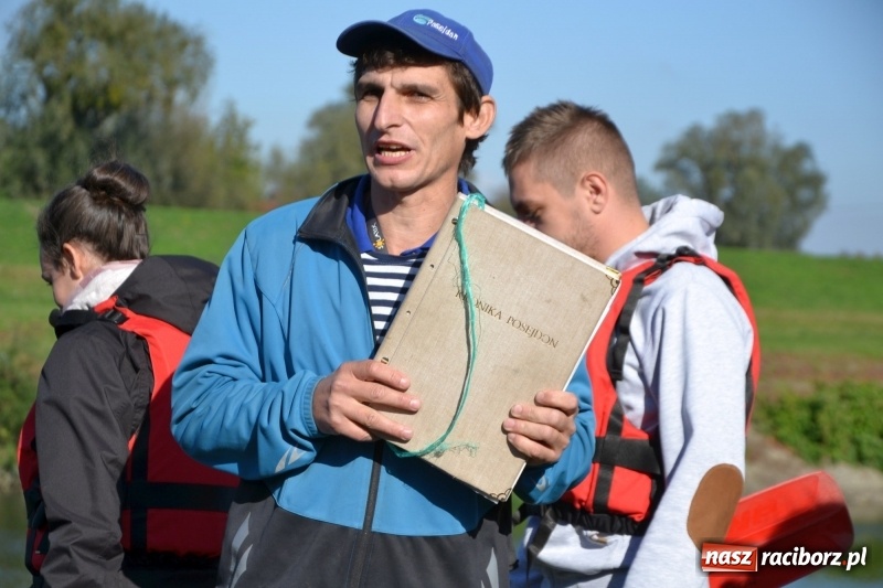 Zdjęcie w galerii na portalu naszraciborz.pl: Ostani spływ w sezonie. Symboliczne zamknięcie Meandrów Odry wiadomości z regionu