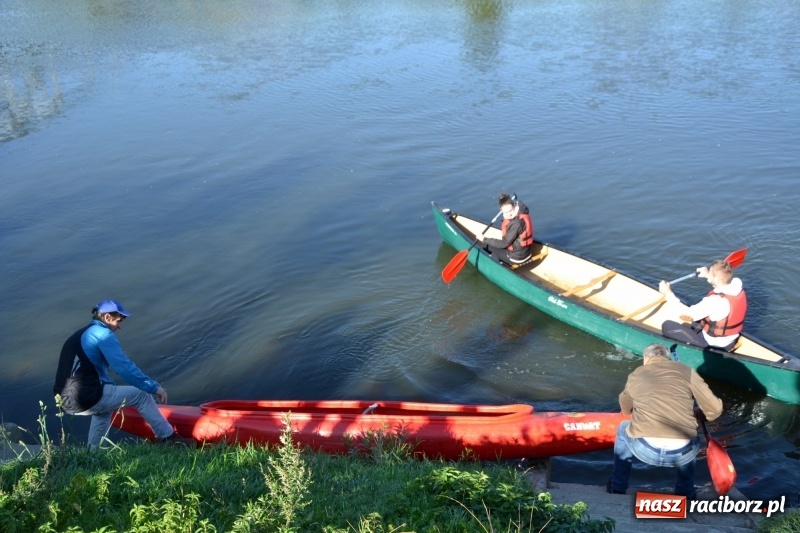 Zdjęcie w galerii na portalu naszraciborz.pl: Ostani spływ w sezonie. Symboliczne zamknięcie Meandrów Odry wiadomości z regionu
