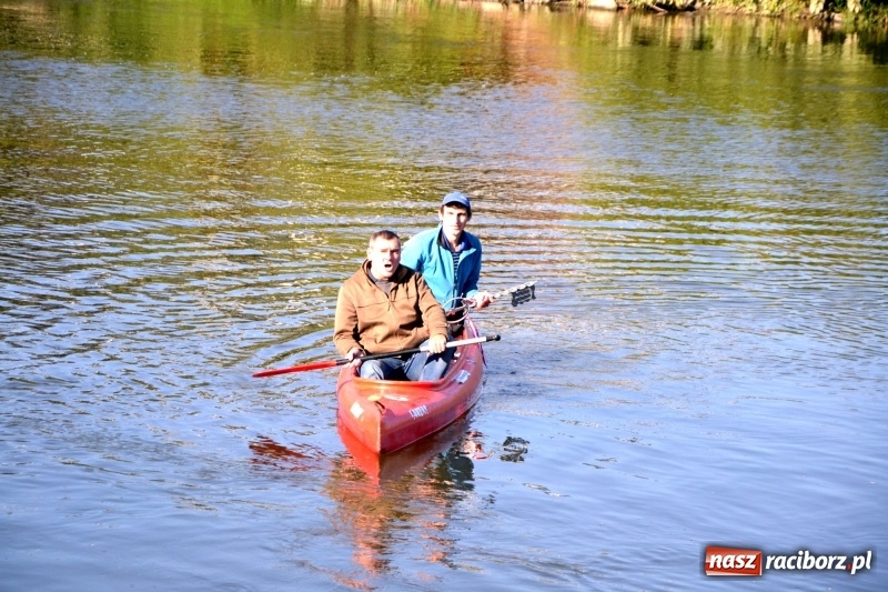 Zdjęcie w galerii na portalu naszraciborz.pl: Ostani spływ w sezonie. Symboliczne zamknięcie Meandrów Odry wiadomości z regionu