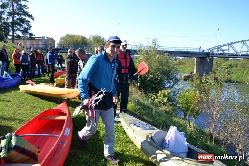 Zdjęcie w galerii na portalu naszraciborz.pl: Ostani spływ w sezonie. Symboliczne zamknięcie Meandrów Odry wiadomości z regionu