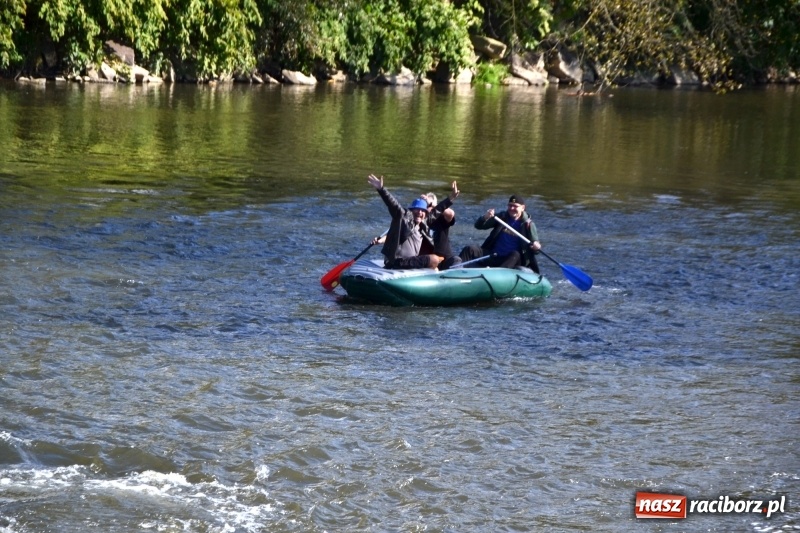 Zdjęcie w galerii na portalu naszraciborz.pl: Ostani spływ w sezonie. Symboliczne zamknięcie Meandrów Odry wiadomości z regionu