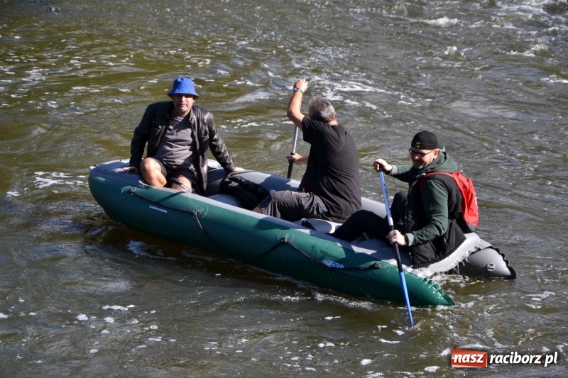 Zdjęcie w galerii na portalu naszraciborz.pl: Ostani spływ w sezonie. Symboliczne zamknięcie Meandrów Odry wiadomości z regionu
