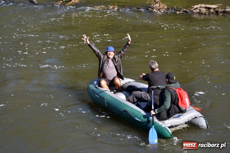 Zdjęcie w galerii na portalu naszraciborz.pl: Ostani spływ w sezonie. Symboliczne zamknięcie Meandrów Odry wiadomości z regionu