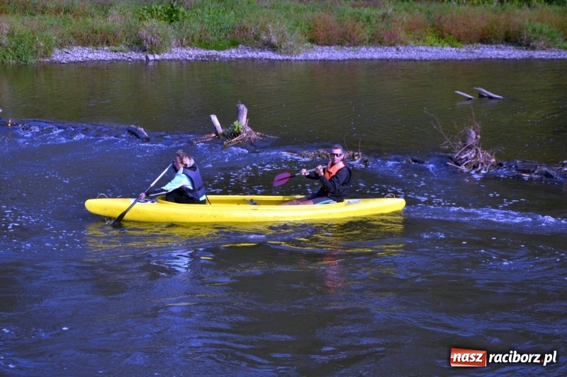 Zdjęcie w galerii na portalu naszraciborz.pl: Ostani spływ w sezonie. Symboliczne zamknięcie Meandrów Odry wiadomości z regionu