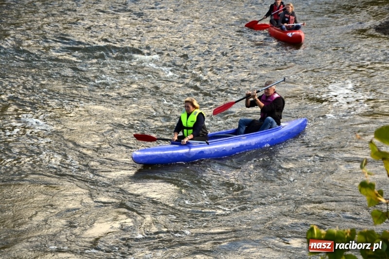 Zdjęcie w galerii na portalu naszraciborz.pl: Ostani spływ w sezonie. Symboliczne zamknięcie Meandrów Odry wiadomości z regionu