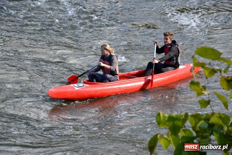 Zdjęcie w galerii na portalu naszraciborz.pl: Ostani spływ w sezonie. Symboliczne zamknięcie Meandrów Odry wiadomości z regionu