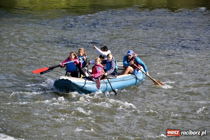 Zdjęcie w galerii na portalu naszraciborz.pl: Ostani spływ w sezonie. Symboliczne zamknięcie Meandrów Odry wiadomości z regionu