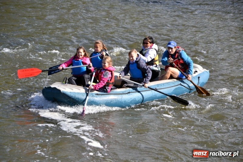 Zdjęcie w galerii na portalu naszraciborz.pl: Ostani spływ w sezonie. Symboliczne zamknięcie Meandrów Odry wiadomości z regionu