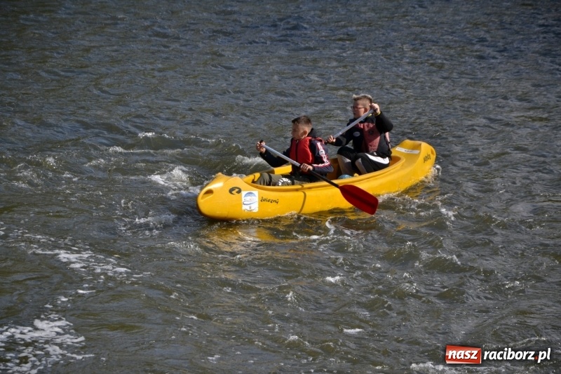 Zdjęcie w galerii na portalu naszraciborz.pl: Ostani spływ w sezonie. Symboliczne zamknięcie Meandrów Odry wiadomości z regionu