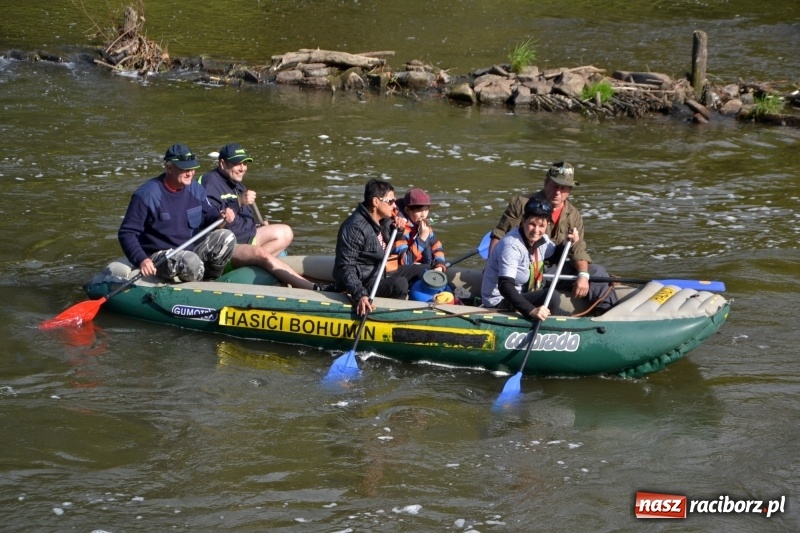 Zdjęcie w galerii na portalu naszraciborz.pl: Ostani spływ w sezonie. Symboliczne zamknięcie Meandrów Odry wiadomości z regionu
