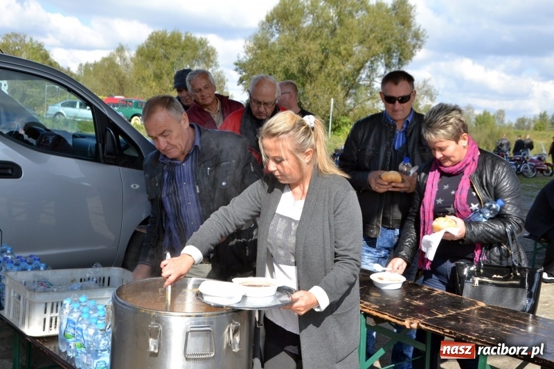 Zdjęcie w galerii na portalu naszraciborz.pl: Ostani spływ w sezonie. Symboliczne zamknięcie Meandrów Odry wiadomości z regionu