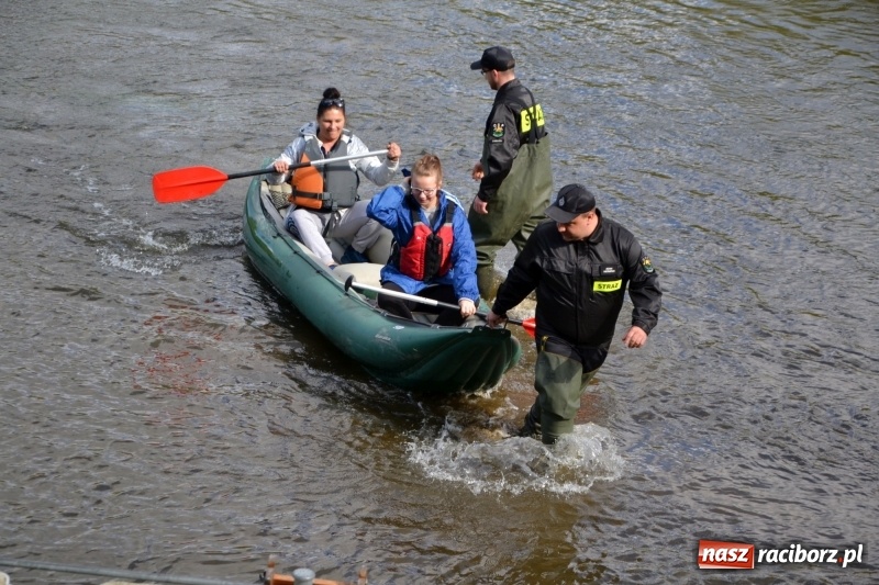 Zdjęcie w galerii na portalu naszraciborz.pl: Ostani spływ w sezonie. Symboliczne zamknięcie Meandrów Odry wiadomości z regionu