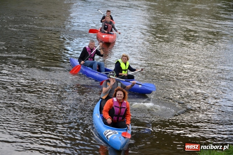Zdjęcie w galerii na portalu naszraciborz.pl: Ostani spływ w sezonie. Symboliczne zamknięcie Meandrów Odry wiadomości z regionu