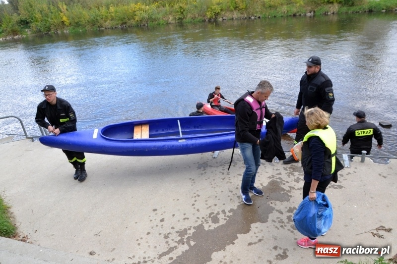 Zdjęcie w galerii na portalu naszraciborz.pl: Ostani spływ w sezonie. Symboliczne zamknięcie Meandrów Odry wiadomości z regionu