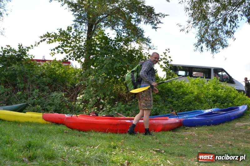 Zdjęcie w galerii na portalu naszraciborz.pl: Ostani spływ w sezonie. Symboliczne zamknięcie Meandrów Odry wiadomości z regionu