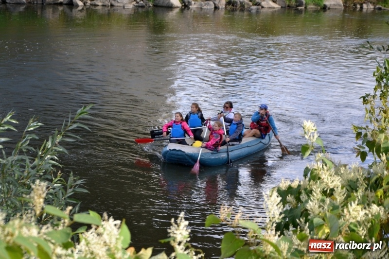 Zdjęcie w galerii na portalu naszraciborz.pl: Ostani spływ w sezonie. Symboliczne zamknięcie Meandrów Odry wiadomości z regionu
