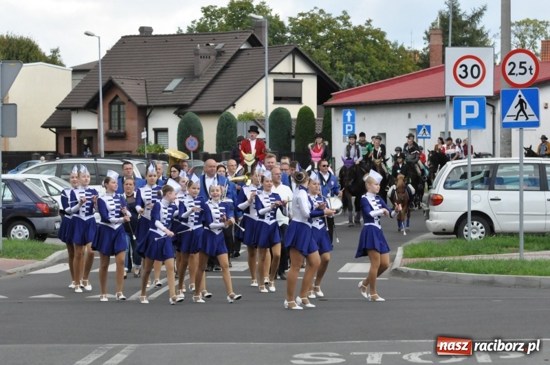 Zdjęcie w galerii na portalu naszraciborz.pl: Raciborski Hubertus 2018. Przemarsz przez miasto i pogoń za lisem wiadomości z regionu