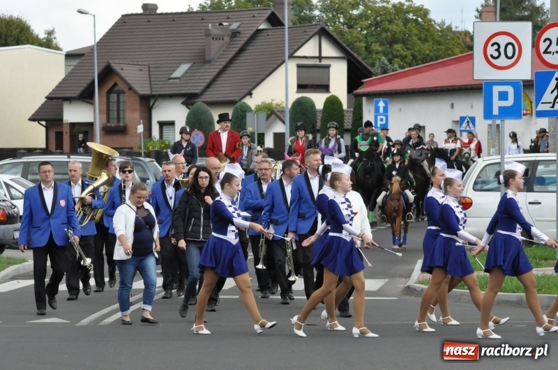 Zdjęcie w galerii na portalu naszraciborz.pl: Raciborski Hubertus 2018. Przemarsz przez miasto i pogoń za lisem wiadomości z regionu