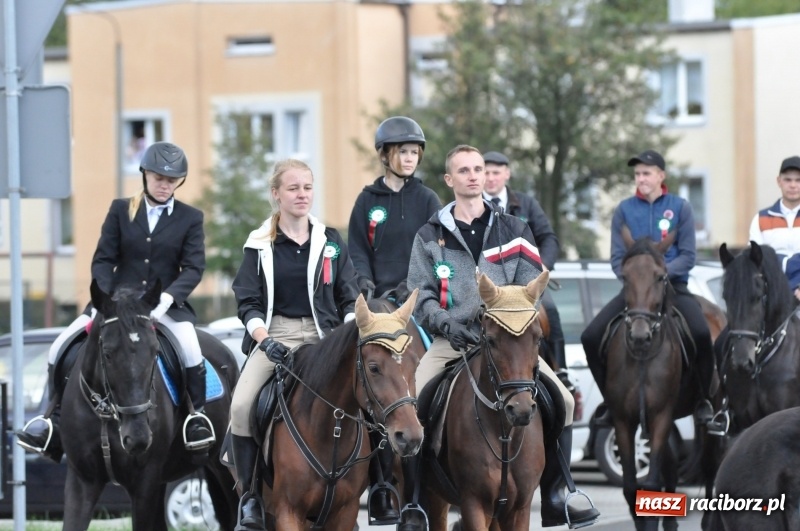 Zdjęcie w galerii na portalu naszraciborz.pl: Raciborski Hubertus 2018. Przemarsz przez miasto i pogoń za lisem wiadomości z regionu