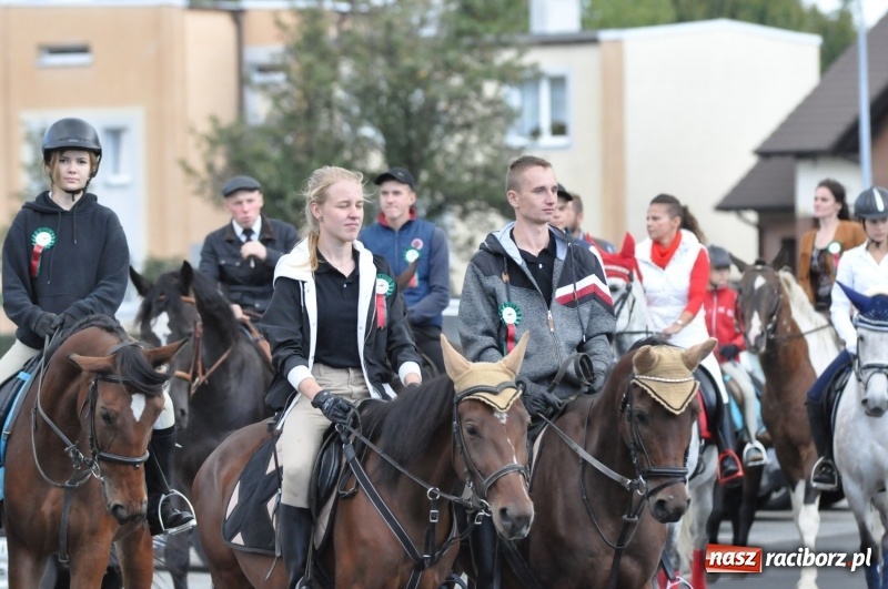 Zdjęcie w galerii na portalu naszraciborz.pl: Raciborski Hubertus 2018. Przemarsz przez miasto i pogoń za lisem wiadomości z regionu
