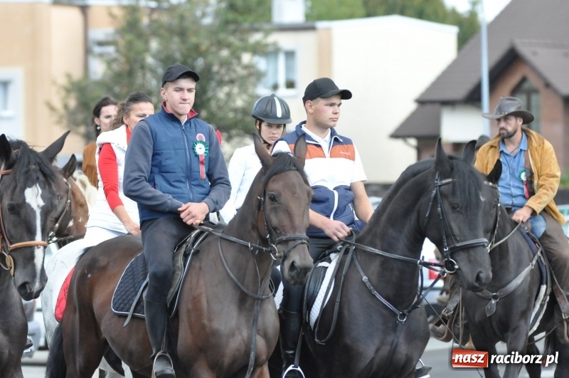 Zdjęcie w galerii na portalu naszraciborz.pl: Raciborski Hubertus 2018. Przemarsz przez miasto i pogoń za lisem wiadomości z regionu