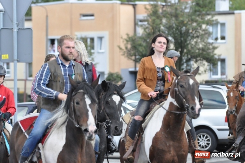 Zdjęcie w galerii na portalu naszraciborz.pl: Raciborski Hubertus 2018. Przemarsz przez miasto i pogoń za lisem wiadomości z regionu