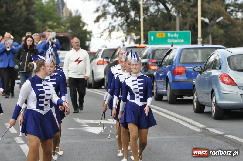 Zdjęcie w galerii na portalu naszraciborz.pl: Raciborski Hubertus 2018. Przemarsz przez miasto i pogoń za lisem wiadomości z regionu