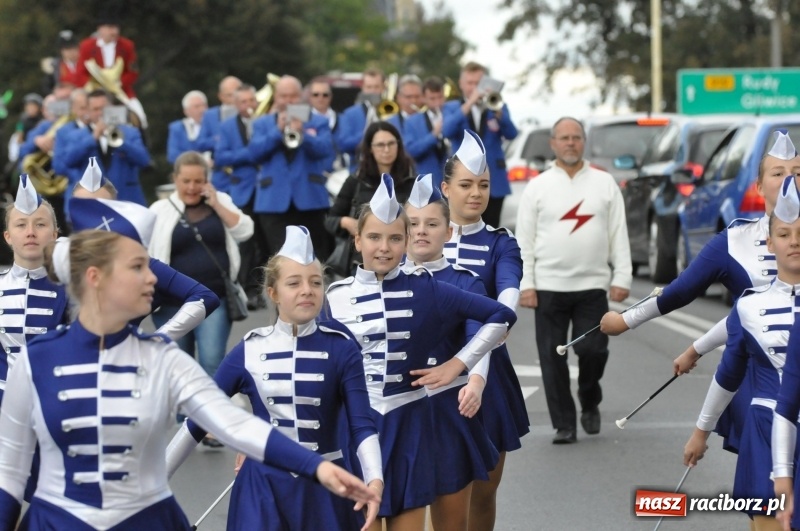 Zdjęcie w galerii na portalu naszraciborz.pl: Raciborski Hubertus 2018. Przemarsz przez miasto i pogoń za lisem wiadomości z regionu