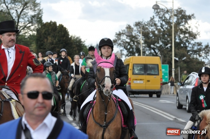 Zdjęcie w galerii na portalu naszraciborz.pl: Raciborski Hubertus 2018. Przemarsz przez miasto i pogoń za lisem wiadomości z regionu