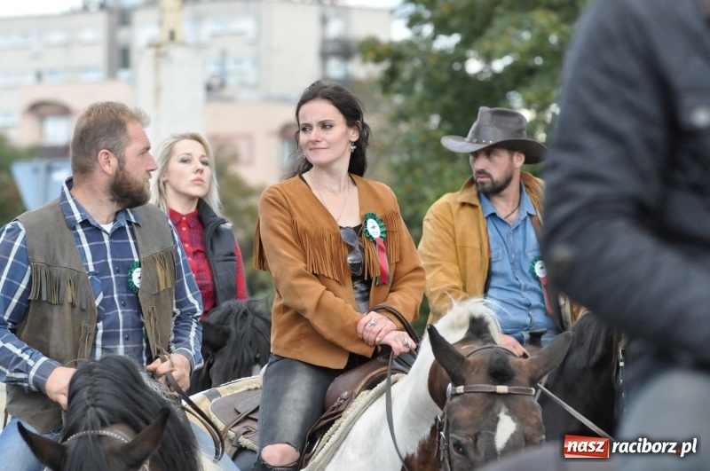 Zdjęcie w galerii na portalu naszraciborz.pl: Raciborski Hubertus 2018. Przemarsz przez miasto i pogoń za lisem wiadomości z regionu