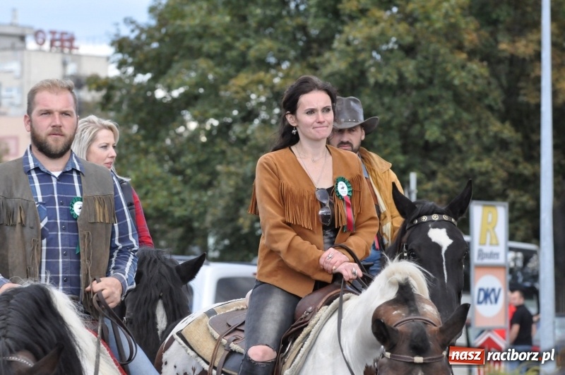 Zdjęcie w galerii na portalu naszraciborz.pl: Raciborski Hubertus 2018. Przemarsz przez miasto i pogoń za lisem wiadomości z regionu