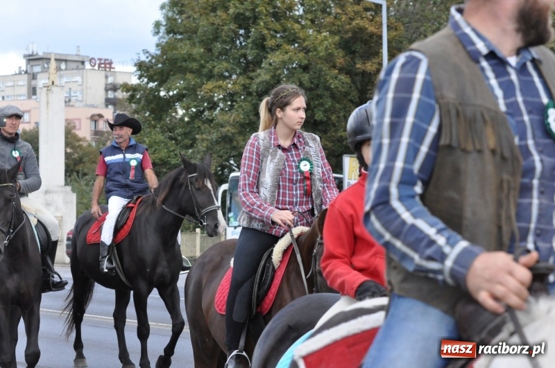Zdjęcie w galerii na portalu naszraciborz.pl: Raciborski Hubertus 2018. Przemarsz przez miasto i pogoń za lisem wiadomości z regionu